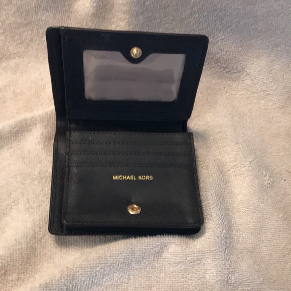 Michael Kors bag WITH travel wallet in brown - Picture 8 of 10